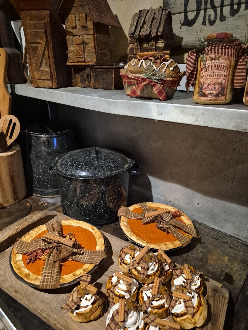 Primitive Pie - Picture 2 of 3